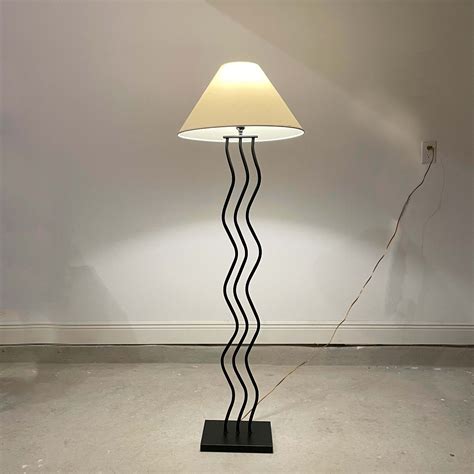 Memphis Style Sculptural Curved Wavy Floor Lamp - AptDeco