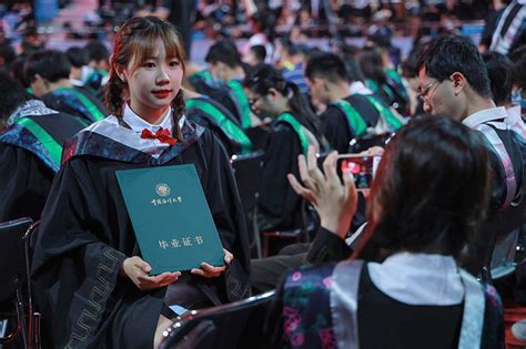 青春扬帆 梦想起航 中国海洋大学2021届本科生毕业典礼暨学位授予仪式举行