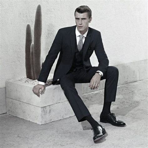 Best Black Suit Men 的图像结果