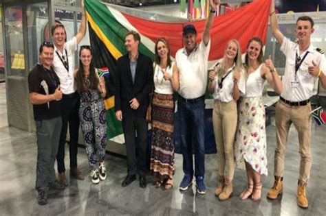 दक्षिण अफ्रीका : छात्रों ने घर पर बनाया एयरक्राफ्ट, फिर केपटाउन से ...