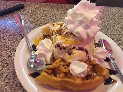 Skip the headache!! Go somewhere else. - Reviews, Photos - 5 & Diner ...