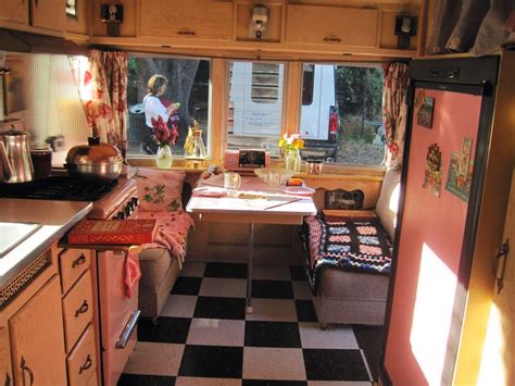 Trailer Mobile Home Interior - STUFF 443