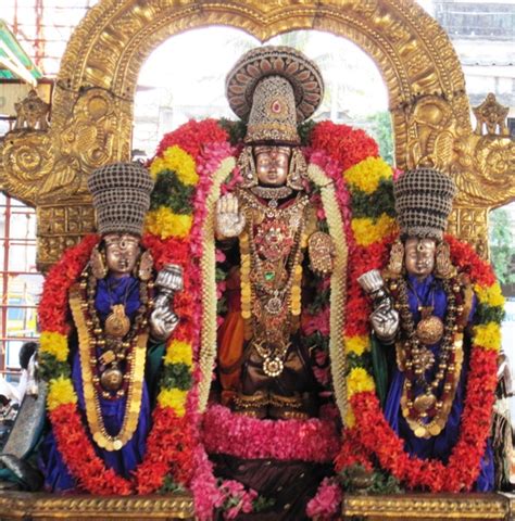 Kairavini karaiyinile - திரு அல்லிக்கேணி குளக்கரையோரம்: Sri Varadhar ...
