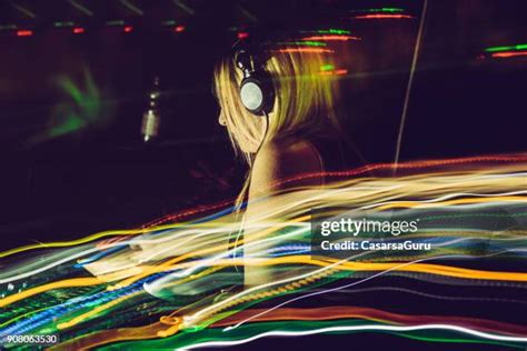 Techno Profile Pic 的图像结果