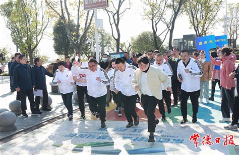 庆祝八一建军节 8.1公里“健康公益跑”激情开跑 - 常德 - 新湖南