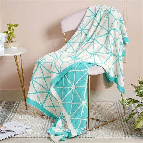 Blue and White Throw Online - Premium Throw Blanket | Nestasia