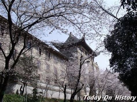 【携程攻略】武汉武汉大学景点,武汉大学校园的环境非常的优美，中西合璧的建筑古朴典雅，校园的面积…