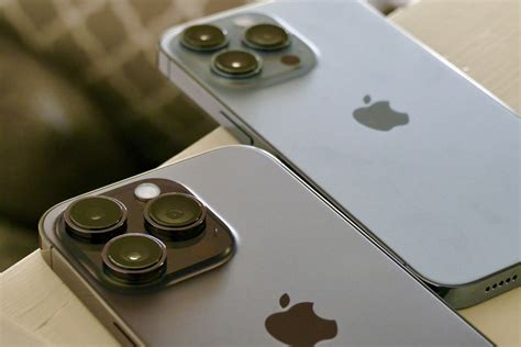 Take a look at the iPhone 14 Pro Max–and its giant camera bump–from ...