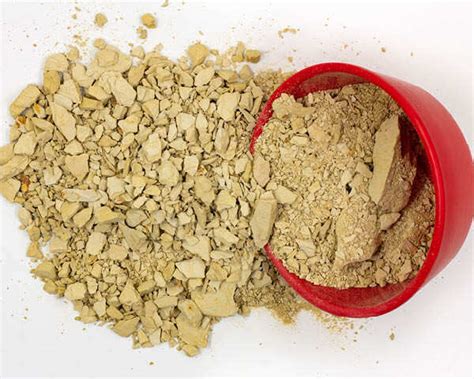 5 Ways To Use Multani Mitti For Healthy Hair & Skin | Femina.in