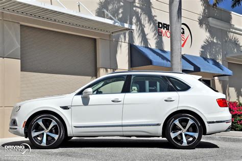2020 Bentley Bentayga V8! WHITE/WHITE! MULLINER SPEC! TOURING SPEC! CITY SPEC! $217K MSRP! Stock ...