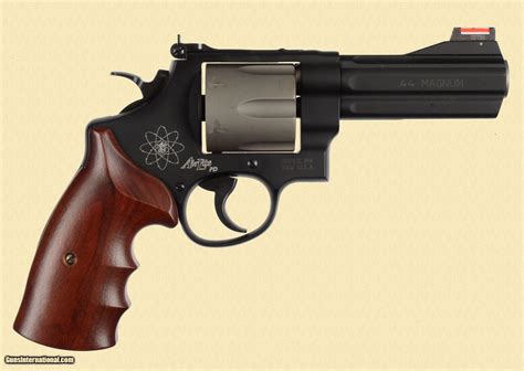 SMITH & WESSON 329PD