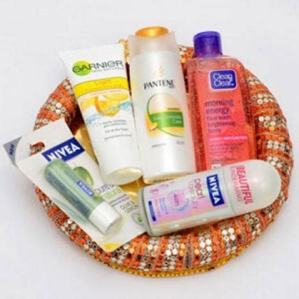 Hampers For Women Delivery In India Online