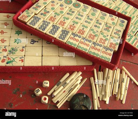 Mah jong tiles hi-res stock photography and images - Alamy