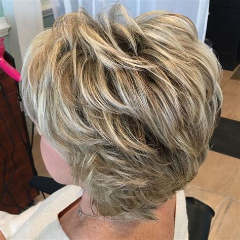 Short To Medium Feathered Hairstyle for Older Women | Medium hair ...