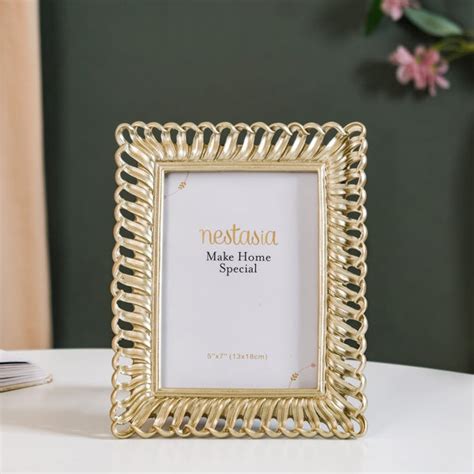 Classic Gold Photo Frame 9.5"x7.5" Online - Premium Photo Frame | Nestasia