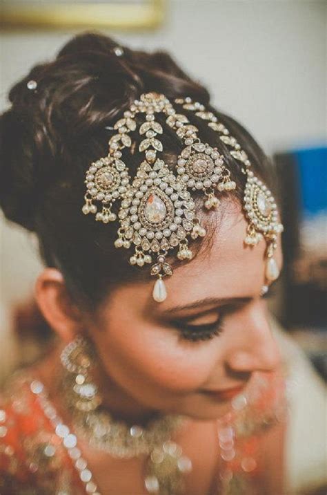 Beautiful Maang Tikka Designs For Your Own D-Day!