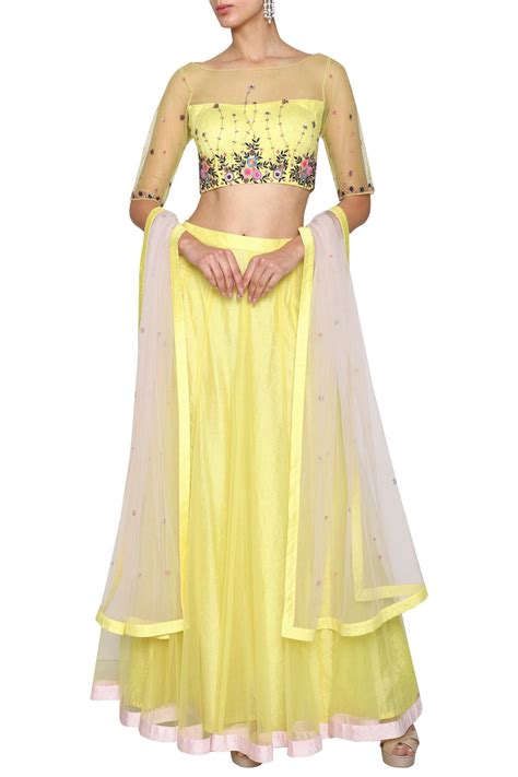 40 Boat Neck Blouse Designs To Bookmark in 2024 | WeddingWire