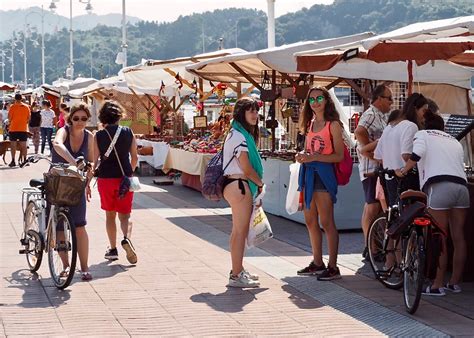 La Feria de Artesanía de Ribadesella para jugar y entretenerse | Cope ...
