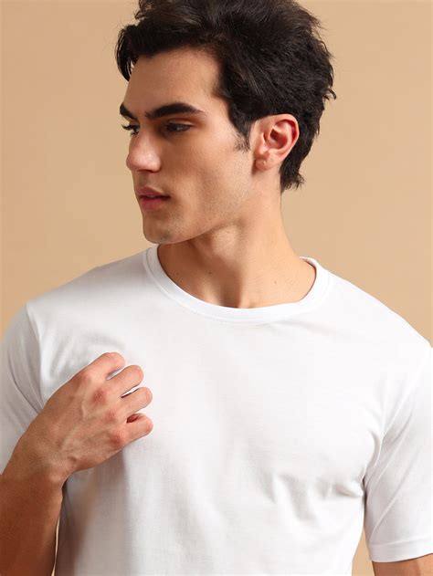 Easy Essential White Solid T-Shirt – Bushirt
