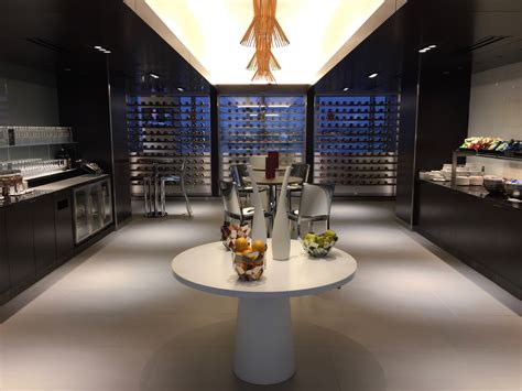 Which Priority Pass Lounge In Washington Dulles Is Best? - Live and Let ...