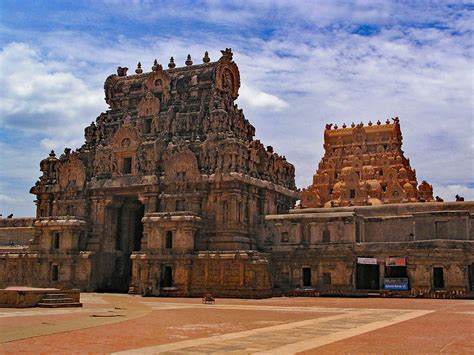 CHOLA DYNASTY (300 BCE – 1279 CE) - TEMPLE ARCHITECTURE – The Antique Story