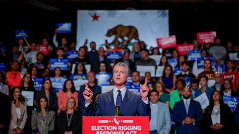 Border Patrol Agents Show Up in Force at Newsom Rally - The New York Times