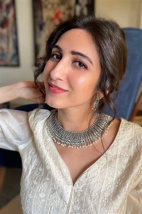 Kriti Vij in Egg White Chikankari Chanderi Suit Set – Shrutkirti