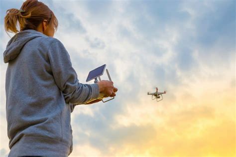 Drone Flying Lessons 的图像结果