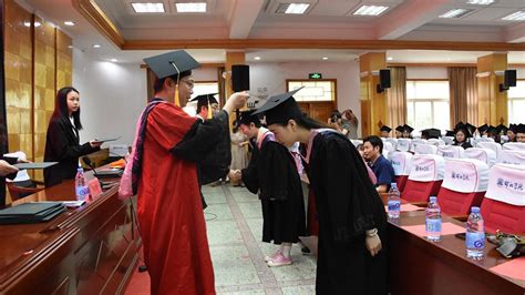 北京外国语大学2021届学生毕业典礼暨学位授予仪式举行