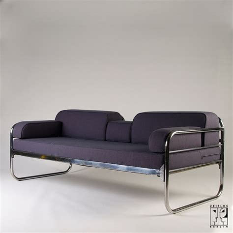 Tubular steel couch/daybed in the style of the Bauhaus-Modernism ...