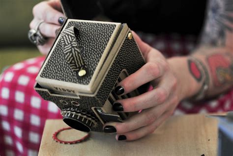 Viddy DIY Cardboard Pinhole Camera Hits Kickstarter (video)