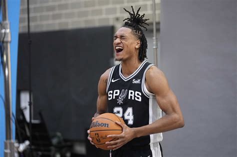 Devin Vassell Contract