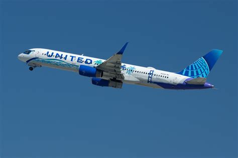 Still Going Strong: 5 Operators Flying 30+ Year Old Boeing 757s In ...