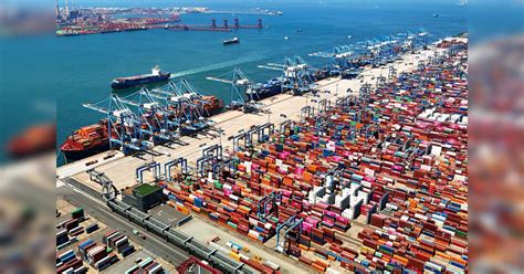 Commodity vessels clog China ports as fee imposed on US ships, ETInfra