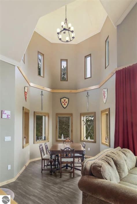 Who is Kaitlyn Cannon? Whose former New Jersey math teacher Christopher Doyle posted nudes she ...