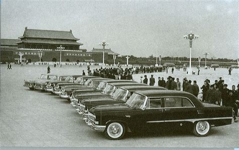 1959年红旗牌、北京牌轿车在天安门广场展示_图片_新浪汽车_新浪网