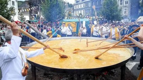 The Culinary Delights of Food Festivals Around the World – Bakaasur The ...