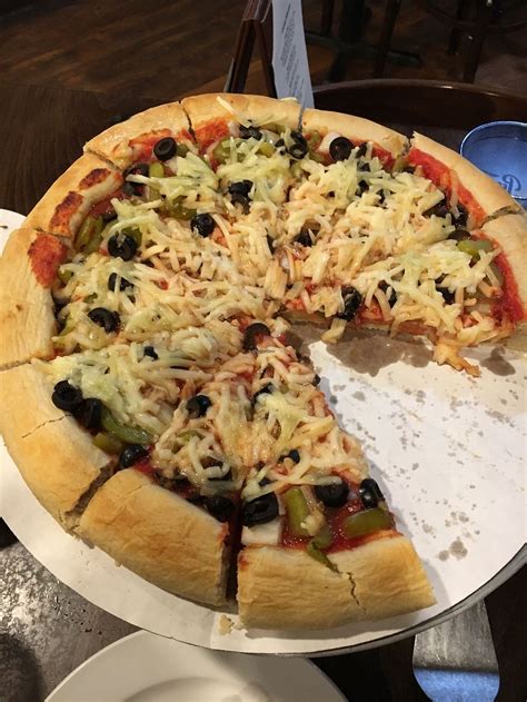 Carriage Court Pizza - Crown Point Indiana Restaurant - HappyCow