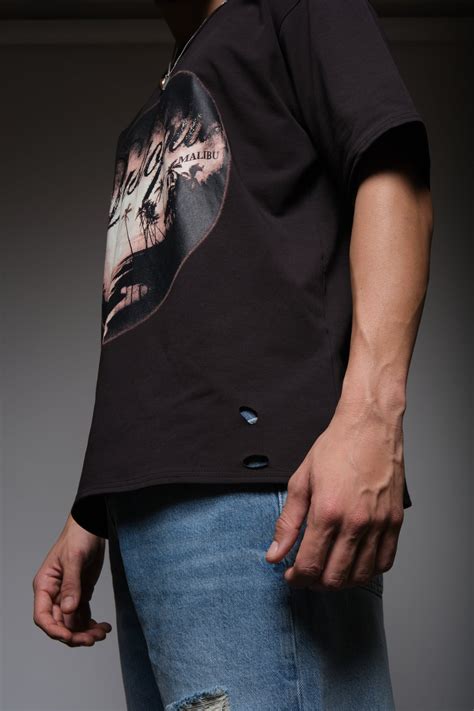 DYSTOPIA DISTRESSED TEE BLACK – Black Bay