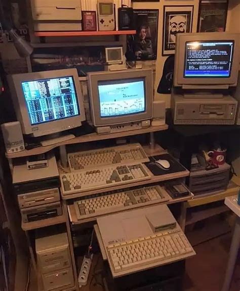 Retro Computer Room 的图像结果