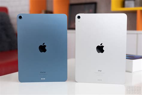 Apple iPad Air (5th Generation): with M1 chip, 10.9-inch Liquid Retina ...
