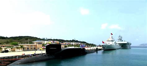 남중국해함대 원양훈련편대, 해상 실탄 사격훈련 진행 - 모이자 뉴스