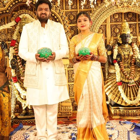 Jabardasth Mahidhar : ఆరేళ్ళు ప్రేమించి పెళ్లి చేసుకున్న జబర్దస్త్ ...