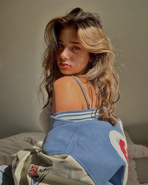 Mikayla Campinos | you snooze you lose | Instagram