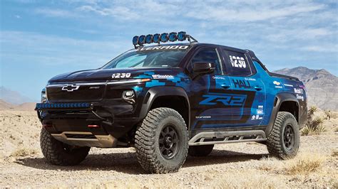 Chevrolet Silverado EV transformed into a 1,085hp race truck