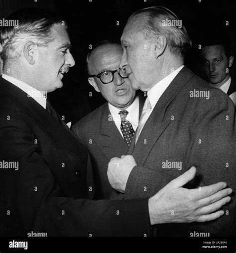 1950s meeting Black and White Stock Photos & Images - Alamy