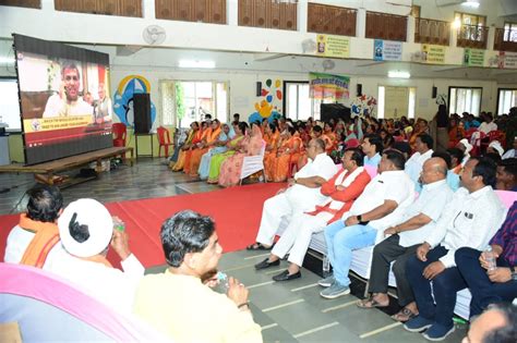 MP: BJP workers, public watch 100th episode of Mann Ki Baat