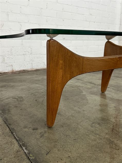 Free form wavy coffee table — VINTAGE ON POINT