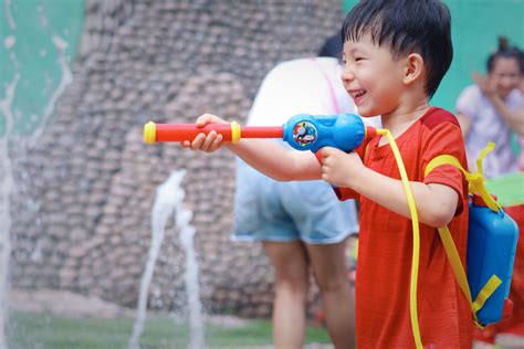【活动】华口幼儿园前操场举行了“趣味童年，亲子戏水”打水仗亲子活动