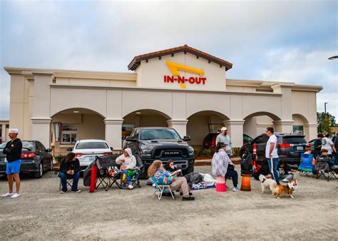 First In-N-Out Burger in Washington state opens with thousands of ...